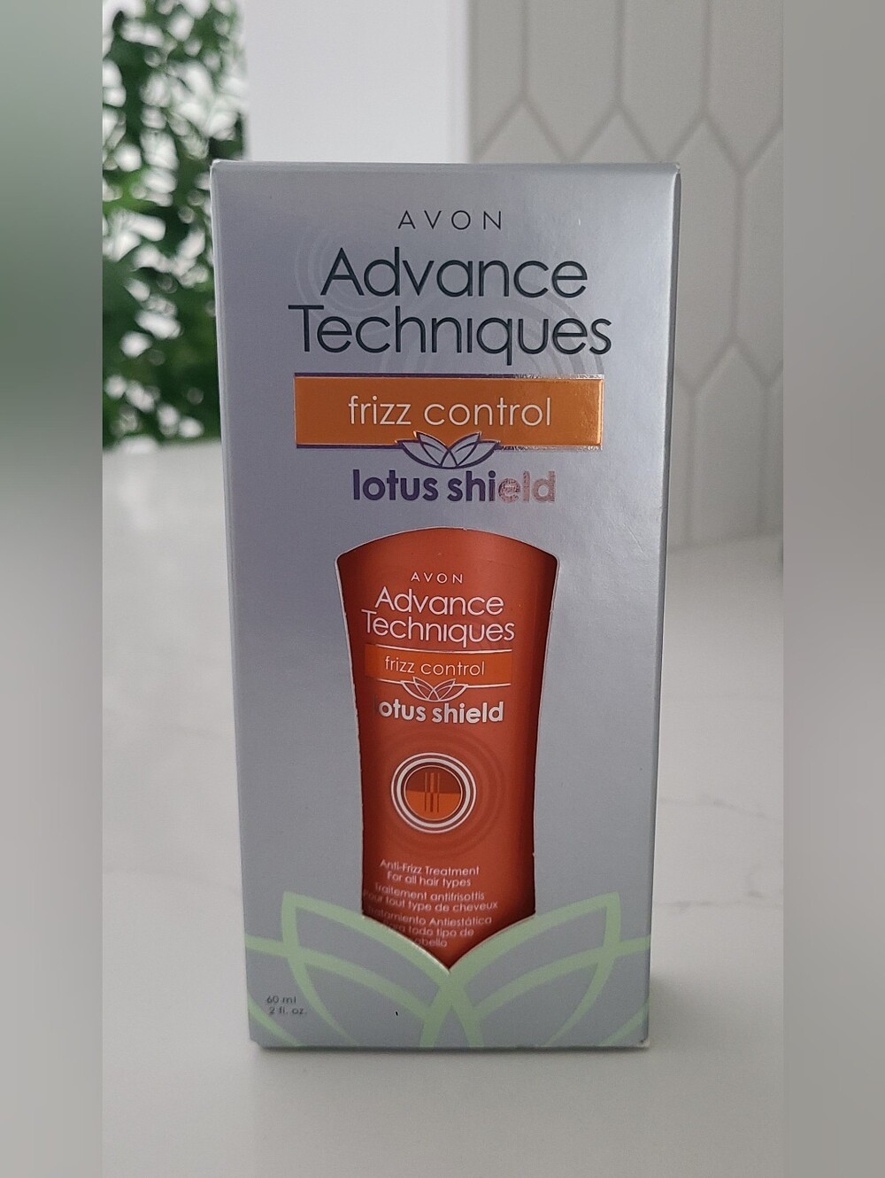 *BNIB* Avon Advance Techniques Frizz Control Lotus Shield